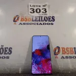 LOTE 303 - 01 – CELULAR SAMSUNG GALAXY S20 PLUS 128GB (NO ESTADO, NÃO SABEMOS SE FUNCIONA. LEILÃO NÃO TEM GARANTIA E NEM DEVOLUÇÃO, SUJEITO A POSSÍVEIS AVARIAS VISÍVEIS/OCULTAS E/OU AUSÊNCIA DE COMPONENTES)