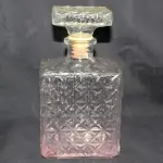 LOTE 132 - GARRAFA PARA WHISKY EM DEMI CRISTAL (NO ESTADO)