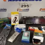 LOTE 295 - 10 - ITENS DE TECNOLOGIA DIVERSOS (NO ESTADO, NÃO SABEMOS SE FUNCIONA. LEILÃO NÃO TEM GARANTIA E NEM DEVOLUÇÃO, SUJEITO A POSSÍVEIS AVARIAS VISÍVEIS/OCULTAS E/OU AUSÊNCIA DE COMPONENTES)