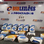 LOTE 237 - 17 - GUIAS RETRÁTIL P/COLEIRA 5 METROS PARA PETS COM TRAVA (NO ESTADO, NÃO SABEMOS SE FUNCIONA. LEILÃO NÃO TEM GARANTIA E NEM DEVOLUÇÃO, SUJEITO A POSSÍVEIS AVARIAS VISÍVEIS/OCULTAS E/OU AUSÊNCIA DE COMPONENTES)