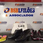 LOTE 149 - 03 – PARES DE CALÇADOS FEMININOS Nº 36 (NO ESTADO, NÃO SABEMOS SE FUNCIONA. LEILÃO NÃO TEM GARANTIA E NEM DEVOLUÇÃO, SUJEITO A POSSÍVEIS AVARIAS VISÍVEIS/OCULTAS E/OU AUSÊNCIA DE COMPONENTES)