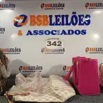 LOTE 342 - 04 – BOLSAS DIVERSAS (NO ESTADO, NÃO SABEMOS SE FUNCIONA. LEILÃO NÃO TEM GARANTIA E NEM DEVOLUÇÃO, SUJEITO A POSSÍVEIS AVARIAS VISÍVEIS/OCULTAS E/OU AUSÊNCIA DE COMPONENTES)