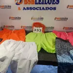LOTE 333 - 10 – PEÇAS DE ROUPAS MASCULINAS DIVERSAS (NO ESTADO, NÃO SABEMOS SE FUNCIONA. LEILÃO NÃO TEM GARANTIA E NEM DEVOLUÇÃO, SUJEITO A POSSÍVEIS AVARIAS VISÍVEIS/OCULTAS E/OU AUSÊNCIA DE COMPONENTES)