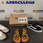 LOTE 243 - 03 – PARES DE CALÇADOS MASCULINOS Nº 39 (NO ESTADO, NÃO SABEMOS SE FUNCIONA. LEILÃO NÃO TEM GARANTIA E NEM DEVOLUÇÃO, SUJEITO A POSSÍVEIS AVARIAS VISÍVEIS/OCULTAS E/OU AUSÊNCIA DE COMPONENTES)