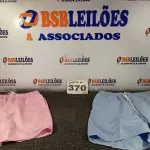 LOTE 370 - 05 – BERMUDAS MASCULINAS DIVERSAS (NO ESTADO, NÃO SABEMOS SE FUNCIONA. LEILÃO NÃO TEM GARANTIA E NEM DEVOLUÇÃO, SUJEITO A POSSÍVEIS AVARIAS VISÍVEIS/OCULTAS E/OU AUSÊNCIA DE COMPONENTES)