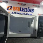 LOTE 290 - 01 - MICRO-ONDAS BRITÂNIA 34 LITROS PORTA ESPELHADA 220VOLTS (NO ESTADO, NÃO SABEMOS SE FUNCIONA. LEILÃO NÃO TEM GARANTIA E NEM DEVOLUÇÃO, SUJEITO A POSSÍVEIS AVARIAS VISÍVEIS/OCULTAS E/OU AUSÊNCIA DE COMPONENTES)