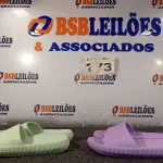 LOTE 273 - 02 – PARES DE CALÇADOS FEMININO Nº 37 (NO ESTADO, NÃO SABEMOS SE FUNCIONA. LEILÃO NÃO TEM GARANTIA E NEM DEVOLUÇÃO, SUJEITO A POSSÍVEIS AVARIAS VISÍVEIS/OCULTAS E/OU AUSÊNCIA DE COMPONENTES)