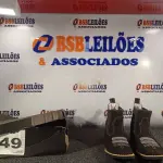 LOTE 349 - 02 – PARES DE CALÇADOS Nº 36 (NO ESTADO, NÃO SABEMOS SE FUNCIONA. LEILÃO NÃO TEM GARANTIA E NEM DEVOLUÇÃO, SUJEITO A POSSÍVEIS AVARIAS VISÍVEIS/OCULTAS E/OU AUSÊNCIA DE COMPONENTES)