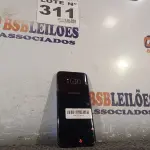 LOTE 311 - 01 – CELULAR SAMSUNG GALAXY S8 (NO ESTADO, NÃO SABEMOS SE FUNCIONA. LEILÃO NÃO TEM GARANTIA E NEM DEVOLUÇÃO, SUJEITO A POSSÍVEIS AVARIAS VISÍVEIS/OCULTAS E/OU AUSÊNCIA DE COMPONENTES)