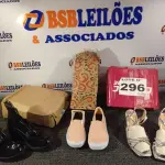 LOTE 296 - 03 – PARES DE CALÇADOS FEMININOS Nº 35 (NO ESTADO, NÃO SABEMOS SE FUNCIONA. LEILÃO NÃO TEM GARANTIA E NEM DEVOLUÇÃO, SUJEITO A POSSÍVEIS AVARIAS VISÍVEIS/OCULTAS E/OU AUSÊNCIA DE COMPONENTES)