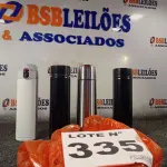 LOTE 335 - 04 – GARRAFAS TÉRMICAS (NO ESTADO, NÃO SABEMOS SE FUNCIONA. LEILÃO NÃO TEM GARANTIA E NEM DEVOLUÇÃO, SUJEITO A POSSÍVEIS AVARIAS VISÍVEIS/OCULTAS E/OU AUSÊNCIA DE COMPONENTES)