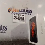 LOTE 388 - 01 - IPHONE 6S 32 GB CINZA LACRADO (NO ESTADO, NÃO SABEMOS SE FUNCIONA. LEILÃO NÃO TEM GARANTIA E NEM DEVOLUÇÃO, SUJEITO A POSSÍVEIS AVARIAS VISÍVEIS/OCULTAS E/OU AUSÊNCIA DE COMPONENTES)