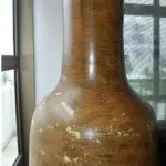 LOTE 053 - RARO VASO EM METAL NOBRE LAQUEADO OURO VELHO AVALIADA. 2 MIL REAIS TAMANHO:188 ALTURA LINDA PEÇA (NO ESTADO)