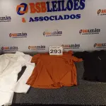 LOTE 293 - 06 – PEÇAS DE ROUPAS FEMININAS (NO ESTADO, NÃO SABEMOS SE FUNCIONA. LEILÃO NÃO TEM GARANTIA E NEM DEVOLUÇÃO, SUJEITO A POSSÍVEIS AVARIAS VISÍVEIS/OCULTAS E/OU AUSÊNCIA DE COMPONENTES)