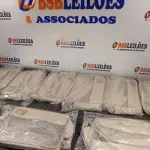 LOTE 327 - 13 - BOLSAS NECESSAIRE LIPO MANUAL CORPS LIGNEA E 04 BOLSAS DIVERSAS. (NO ESTADO, NÃO SABEMOS SE FUNCIONA. LEILÃO NÃO TEM GARANTIA E NEM DEVOLUÇÃO, SUJEITO A POSSÍVEIS AVARIAS VISÍVEIS/OCULTAS E/OU AUSÊNCIA DE COMPONENTES)