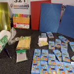 LOTE 321 - 30 - ITENS DE PAPELARIA DIVERSOS (NO ESTADO, NÃO SABEMOS SE FUNCIONA. LEILÃO NÃO TEM GARANTIA E NEM DEVOLUÇÃO, SUJEITO A POSSÍVEIS AVARIAS VISÍVEIS/OCULTAS E/OU AUSÊNCIA DE COMPONENTES)