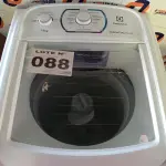 LOTE 088 - 01 LAVADORA DE ROUPAS ELECTROLUX ESSENCIAL CARE LES11 - 11KG 220 VOLTS (NO ESTADO, NÃO SABEMOS SE FUNCIONA. LEILÃO NÃO TEM GARANTIA E NEM DEVOLUÇÃO, SUJEITO A POSSÍVEIS AVARIAS VISÍVEIS/OCULTAS E/OU AUSÊNCIA DE COMPONENTES)