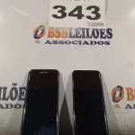 LOTE 343 - 02 – APARELHOS CELULARES DIVERSOS (NO ESTADO, NÃO SABEMOS SE FUNCIONA. LEILÃO NÃO TEM GARANTIA E NEM DEVOLUÇÃO, SUJEITO A POSSÍVEIS AVARIAS VISÍVEIS/OCULTAS E/OU AUSÊNCIA DE COMPONENTES)
