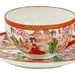 LOTE 177 - LINDO JOGO DE CHÁ IMPORTADO MADE IN JAPAN  ORIENTAL PINTADA À MÃO, COM CENAS DE GUEIXAS EM PAISAGEM LACUSTRE E NO VERSO COM VISTA DO MONTE KILIMANJARO, FILETADA NA TONALIDADE TERRACOTA. TOTAL DE 11 PEÇAS (NO ESTADO)