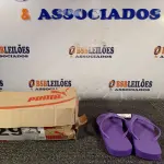 LOTE 294 - 02 – PARES DE CALÇADOS FEMININO Nº 35 (NO ESTADO, NÃO SABEMOS SE FUNCIONA. LEILÃO NÃO TEM GARANTIA E NEM DEVOLUÇÃO, SUJEITO A POSSÍVEIS AVARIAS VISÍVEIS/OCULTAS E/OU AUSÊNCIA DE COMPONENTES)