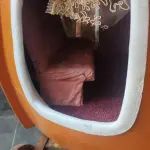LOTE 056 - ANTIGA E RARA CARRUAGEM, ABÓBORA GRANDE CINDERELA DÉCADA DE 80 EM MADEIRA COM CORTINAS MUITO BEM CONSERVADA (NO ESTADO)
