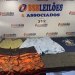 LOTE 312 - 10 – PEÇAS DE ROUPAS MASCULINAS DIVERSAS (NO ESTADO, NÃO SABEMOS SE FUNCIONA. LEILÃO NÃO TEM GARANTIA E NEM DEVOLUÇÃO, SUJEITO A POSSÍVEIS AVARIAS VISÍVEIS/OCULTAS E/OU AUSÊNCIA DE COMPONENTES)