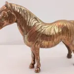 LOTE 167 - ESCULTURA IMPORTADA DA ÍNDIA CAVALO, DIM.: 14X18 CM BRONZE MACIÇO (NO ESTADO)