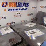 LOTE 391 - 04 - MESAS NOTEBOOK (NO ESTADO, NÃO SABEMOS SE FUNCIONA. LEILÃO NÃO TEM GARANTIA E NEM DEVOLUÇÃO, SUJEITO A POSSÍVEIS AVARIAS VISÍVEIS/OCULTAS E/OU AUSÊNCIA DE COMPONENTES)
