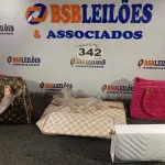 LOTE 342 - 04 – BOLSAS DIVERSAS (NO ESTADO, NÃO SABEMOS SE FUNCIONA. LEILÃO NÃO TEM GARANTIA E NEM DEVOLUÇÃO, SUJEITO A POSSÍVEIS AVARIAS VISÍVEIS/OCULTAS E/OU AUSÊNCIA DE COMPONENTES)
