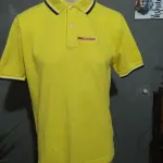 LOTE 234 - CAMISA POLO PRADA AMARELA LISA ORIGINAL TAMANHO MÉDIO (NO ESTADO)