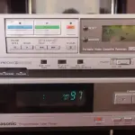 LOTE 344 - VÍDEO CASSETE PANASONIC PV-8.000  STEREO  FUNCIONANDO PERFEITAMENTE (NO ESTADO)