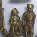 LOTE 190 - ANTIGO PORTA CHAVES EM BRONZE (NO ESTADO)
