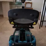 LOTE 267 - SCOOTER FUNCIONANDO PERFEITAMENTE CARGA NA BATERIA TUDO OK ÓTIMO ESTADO ENVIAMOS PARA QUALQUER LUGAR DO BRASIL, MEDIANTE PAGAMENTO DO FRETE POR CONTA DO COMPRADOR (NO ESTADO)