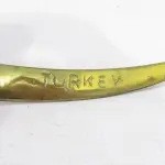 LOTE 220 - DOIS PUNHAIS EM BRONZE,18CM (FALTAM ALGUMAS PEDRAS) (NO ESTADO)