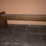 LOTE 265 - BANCO RUSTICO DE DORMENTE COM 2,10   DE COMPRIMENTO(NO ESTADO)