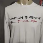 LOTE 233 - CAMISA MANGA LONGA GIVENCHY. TAMANHO MÉDIO. COMPRADA EM PARIS NA FRANÇA E NUNCA NO MERCADO VALE 5 MIL REAIS  USADA. (NO ESTADO)