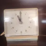 LOTE 342 - LOTE COM DOIS RELÓGIOS ANTIGOS (NO ESTADO)