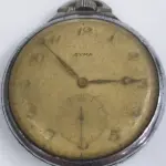 LOTE 293 - LOTE COM 3 RELÓGIOS A CORDA ORIGINAIS RAROS TODOS NECESSITA REVISÃO ESTÃO ANOS GUARDADO S. RAILWAY REGULATOR THE CONQUEROR, RARIDADE, DÉCADA DE 1920/40, CONSERVADO, RELÓGIO CYMA, MÁQUINA SUIÇA, A CORDA, COMPLETO,, 01RELÓGIO ANTIGO SEKLAM (NO ESTADO)