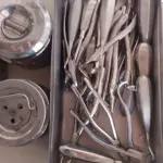 LOTE 421 - LOTE COM DIVERSOS ITENS ODONTOLÓGICOS (NO ESTADO)
