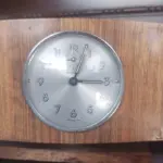 LOTE 342 - LOTE COM DOIS RELÓGIOS ANTIGOS (NO ESTADO)