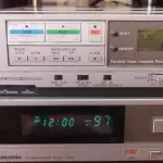 LOTE 344 - VÍDEO CASSETE PANASONIC PV-8.000  STEREO  FUNCIONANDO PERFEITAMENTE (NO ESTADO)