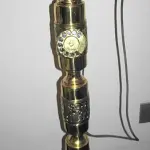LOTE 189 - RARO TELEFONE IMPORTADO  FUNCIONANDO. FUNCIONANDO ATE O MOMENTO SEM GARANTIAS FUTURAS  ALT. 117CM. (NO ESTADO)