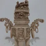 LOTE 261 - ARTE ORIENTAL - ESCULTURA DRAGÃO FEITO EM OSSO  PEÇA MUITO RARA DE ANOS 50, 30 CM ALTURA 30 DE COMPRIMENTO (NO ESTADO)