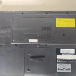 LOTE 358 - NOTEBOOK COM PROBLEMA NA TELA, COMPLETO (NO ESTADO)