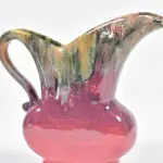 LOTE 199 - LINDA  JARRA DE CERÂMICA . ALTURA 20,5 CM, POR 23CM  (NO ESTADO)