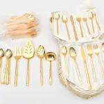 LOTE 203 - FAQUEIRO IMPORTADO COREANO DE METAL DOURADO, COM 126 PEÇAS (NO ESTADO)