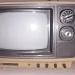 LOTE 468 - TV ANTIGA DÉCADA DE 80 LIGANDO PERFEITAMENTE ATE O MOMENTO SEM GARANTIA FUTURAS (NO ESTADO)