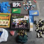 LOTE 450 - LOTE COM DAMAS, BARALHOS, BINGOS, XADREZ. DOMINÓS, POKERS(NO ESTADO)