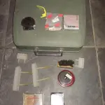 LOTE 556 - MÁQUINA DE ESCREVER ANTIGA FUNCIONANDO PERFEITAMENTE (NO ESTADO)