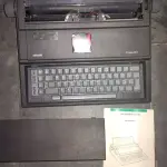 LOTE 543 - MÁQUINA DE ESCREVER FUNCIONA PERFEITAMENTE (NO ESTADO)